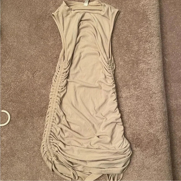 CREAM MYHEAT NH SLEEVELESS RIBBED SIDE RUCHED MINI DRESS SIZE SMALL - Picture 6 of 14